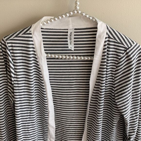 Tickled teal size medium Striped grey and White Women's cardigan - Picture 2 of 5